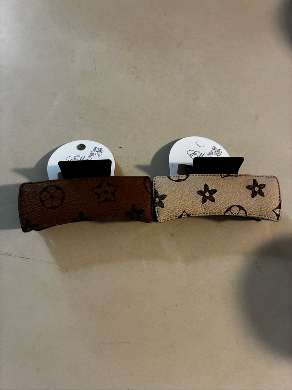 Set of 2 monogram fashion Pattern Brown and Cream Hair Clips NWT - Picture 3 of 3
